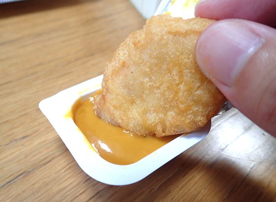 マックのナゲットソースでウインナー・チーズトースト