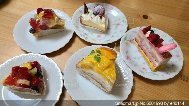 美味しそうなケーキの食品サンプル - メルカリ