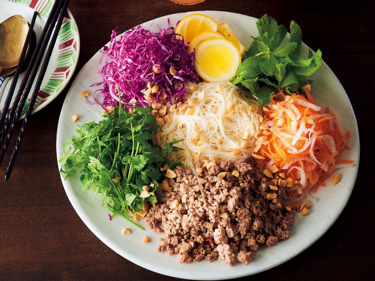 「鶏むね肉とキャベツの和え麺」レシピ 堤 人美さん