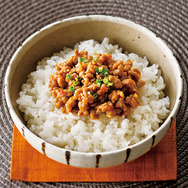 肉みそキャベツロコモコ丼