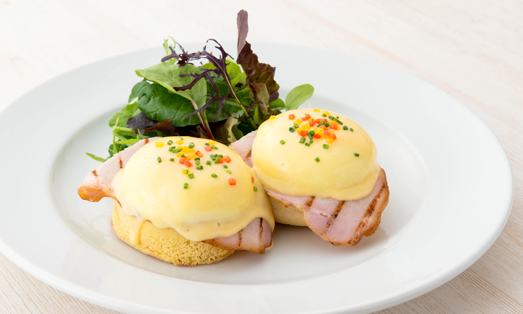 エッグベネディクト 食べ方TikTok