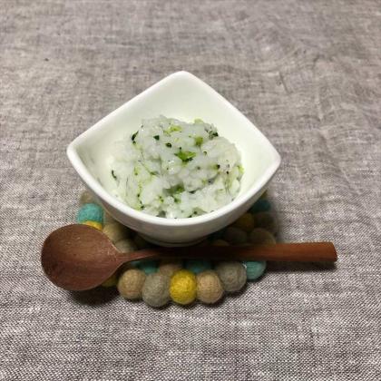 🥦ブロブロブロッコリー🥦﻿﻿今日のごはんは﻿伊勢で買った﻿ブロッコリーと﻿大根 、鳥ミンチ。﻿﻿旅行に行ったら﻿その土地で採れた野菜や﻿名産品を﻿買って来ます。﻿﻿ブロッコリーは﻿11月から3月が旬で﻿ビタミンCも豊富な﻿抗酸化作用のある食材﻿﻿薬膳では﻿胃の働きを助けると