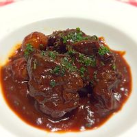 牛すじの赤ワイン煮込み🍷 ワインが進む牛すじ煮込みです✨ お値段もリーズナブルなのでおススメです😊🥂名古屋グルメ名古屋ランチ名古屋ディナー名古屋フレンチ名古屋ワイン名古屋ステーキ栄グルメ栄ランチ栄ディナー栄フレンチ栄ワイン栄