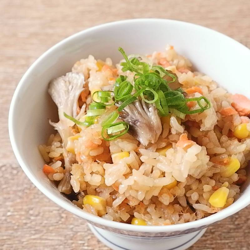 バター香る！鮭とごぼうの炊き込みご飯