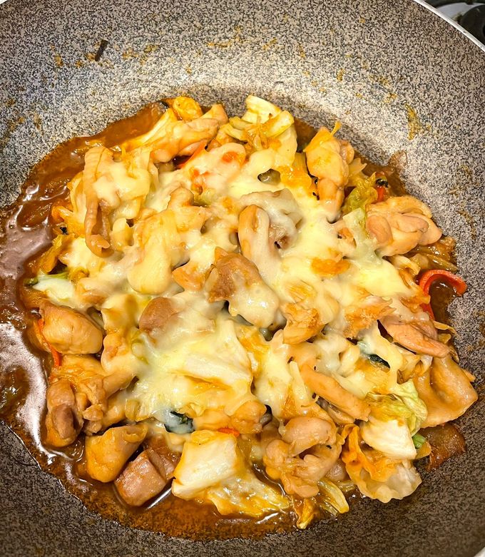 レシピーーーーーーーーー﻿ 辛くない！チーズタッカルビ風﻿ ーーーーーーーーーーーーーーー﻿ ﻿ ﻿ ﻿ おはようございます *^^* ﻿ ﻿今日ご紹介させていただくのは﻿ \ 辛くない！チーズタッカルビ風﻿ ﻿ 本来チーズタッカルビは﻿ ピリ辛に味付けした韓国料理ですが