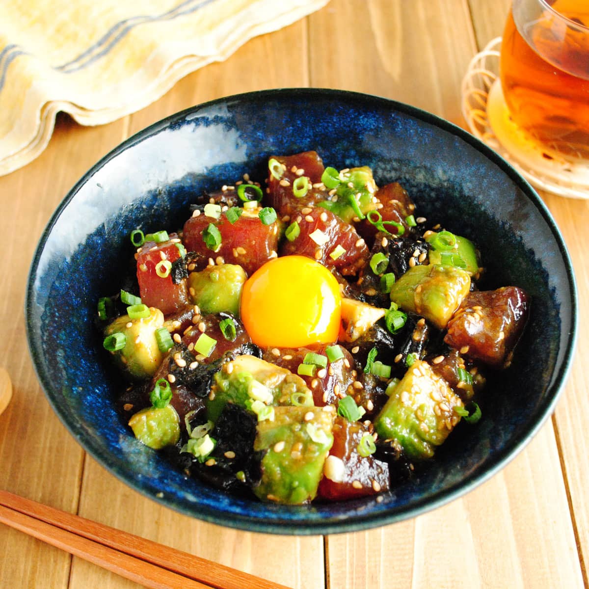 まぐろのぽんポキ丼