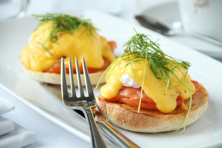 エッグベネディクト