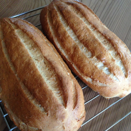 kopan_oatmeal 👈その他のレシピも見る👀 これハマる オートミールパンレシピ夏野菜のトマト×枝豆と クリームチーズの組み合わせ😋🥣レシピ オートミール30g ベーキングパウダー5g 無調整豆乳30ml トマトソース ケチャップでも◎ミニトマト2個 枝豆15gほど