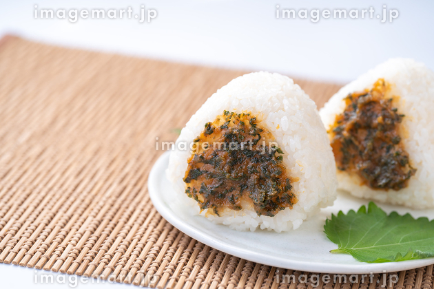 大葉と生姜の風味がクセになる「大葉味噌おにぎり」。懐かしの味噌おにぎりをアレンジして、活力・免疫力UP！Hanako Web