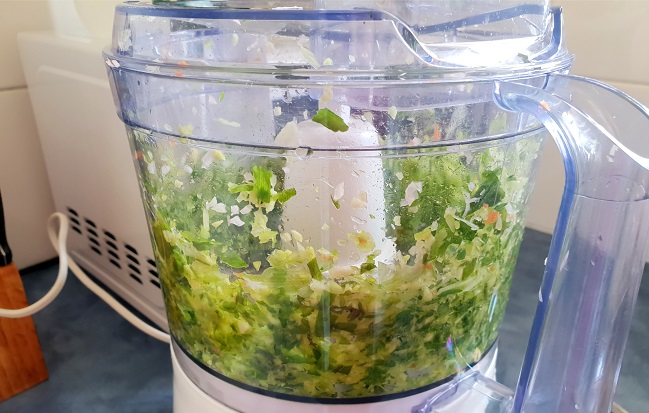 手間なし餃子 第1話：こねない＆刻まない。究極に手軽な「豚バラ肉と切り干し大根の餃子」 - 北欧、暮らしの道具店