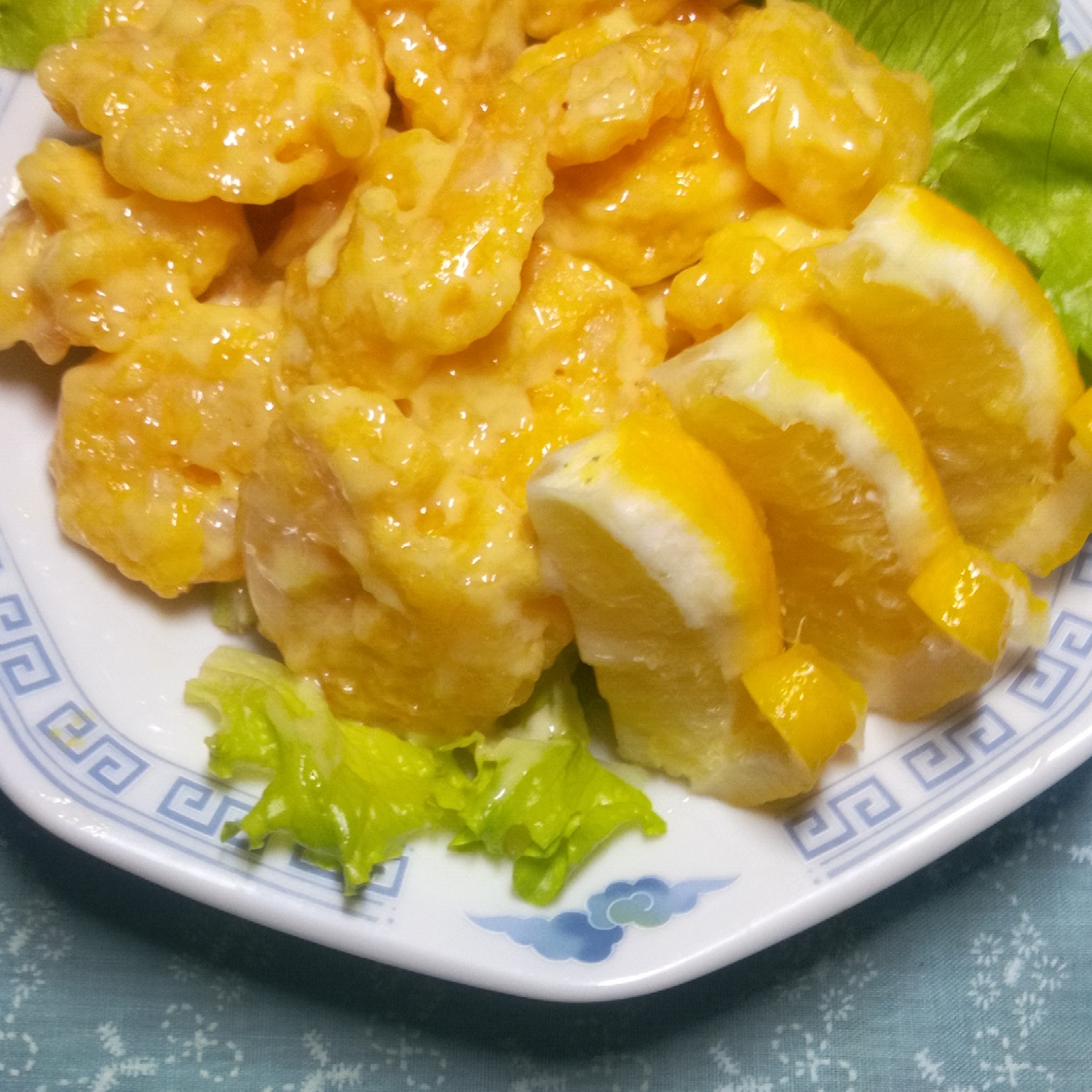 エビマヨの本格レシピ。カリふわ衣とクリーミーなソースが決め手！ プロはガムシロップを使います三越伊勢丹の食メディアFOODIE フーディー