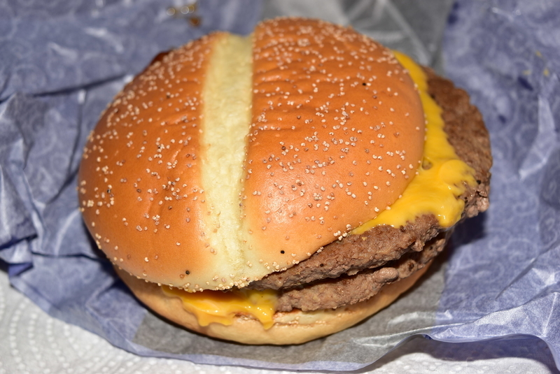 ASCII.jp：マクドナルド「サムライマック」 グランと何が違うのか