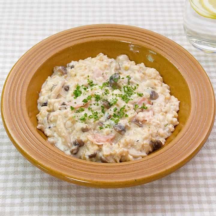 オートミール×牛乳の食べ方！一晩浸すだけでできる・レンジを使ったレシピも紹介LIPS