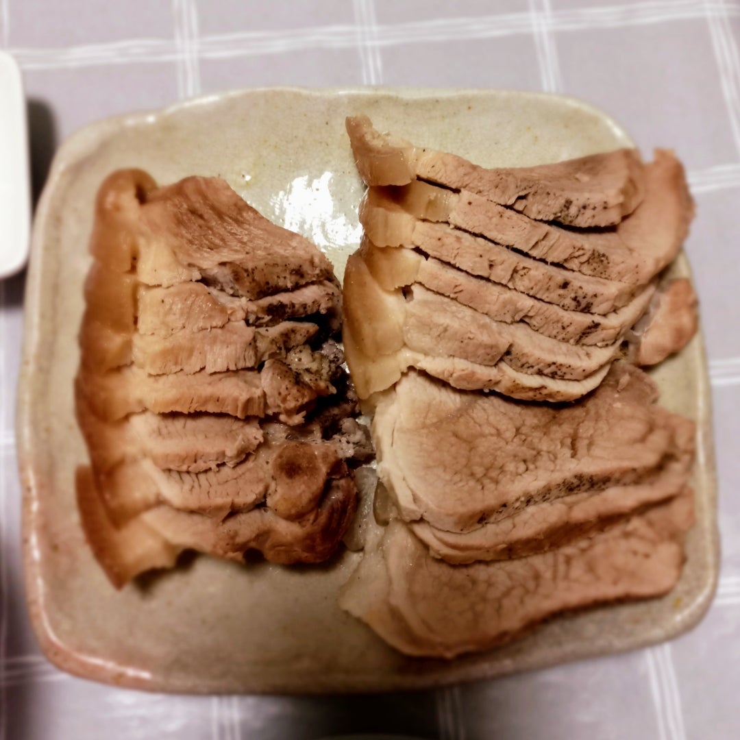 スユクとポッサムの違い。ソウル実家で食べた牛肉のスユク 수육 料理カライチ