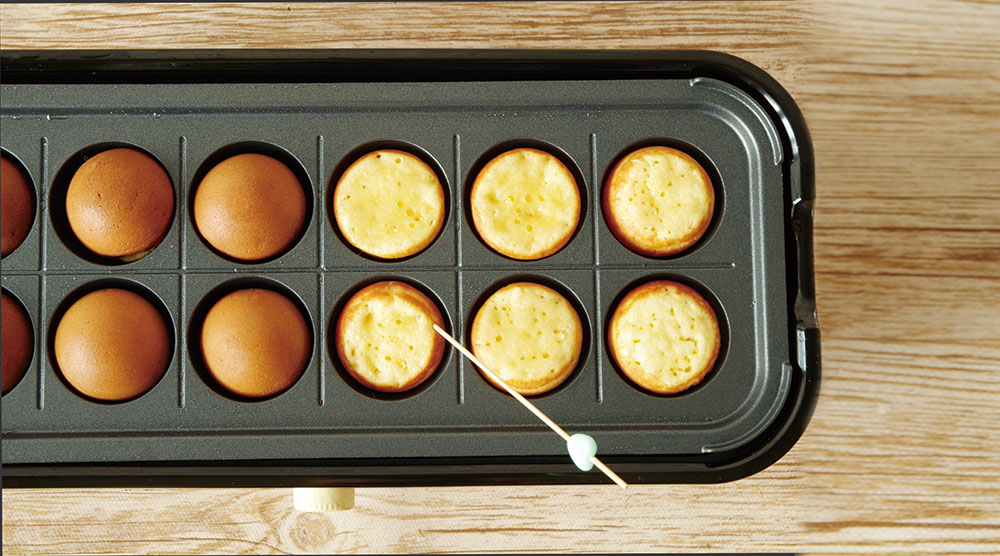 小麦粉を使わない簡単レシピを紹介してます！@yui_yui_sweetsご覧いただきありがとうございます🤍 おかし作り初心者でもできた鈴 カステラ ・－・－・－・－・－・－・－・－・－・－・－・ 材料𓇋 材料 ホットケーキミックス250g 卵 1個 豆乳 牛乳150ml