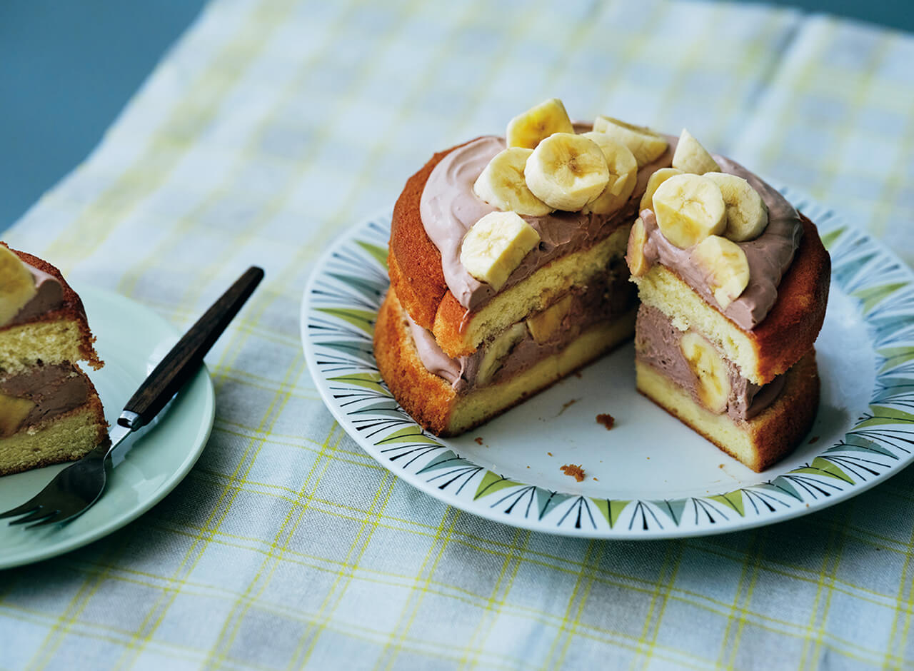 キル フェ ボン青山店限定「バナナのショートケーキタルト〜コーヒー風味〜」バナナたっぷりの新作タルト - ファッションプレス