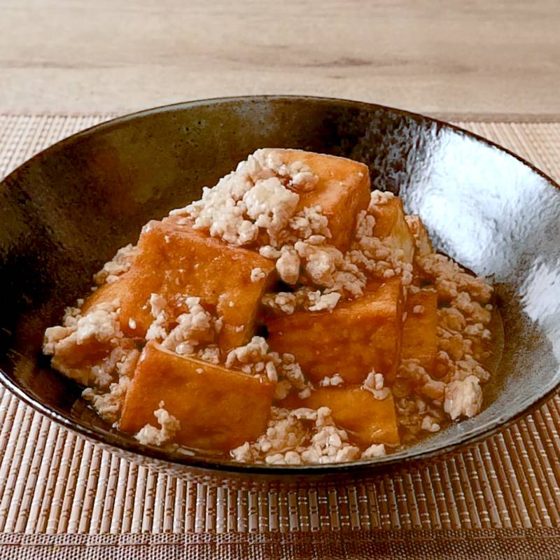 厚揚げと鶏ひき肉の中華トマたま定食🍅♡ 鶏ひき肉を食べ応え満点に崩しすぎない、厚揚げを入れてボリューム満点な家族にも大好評のおかずです。過去YouTubeにもレシピあり厚揚げと鶏ひき肉のトマたま材料 ・厚揚げ 1パック ・鶏ひき肉 250g 合い挽き肉でも〇