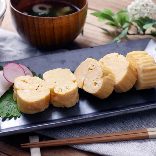 手巻き寿司用の卵焼き」は普通とどうちがう？ 卵液を漉す、味付け、切り方が決め手！ 絶妙バランスのすし酢レシピ付きHugKum はぐくむ