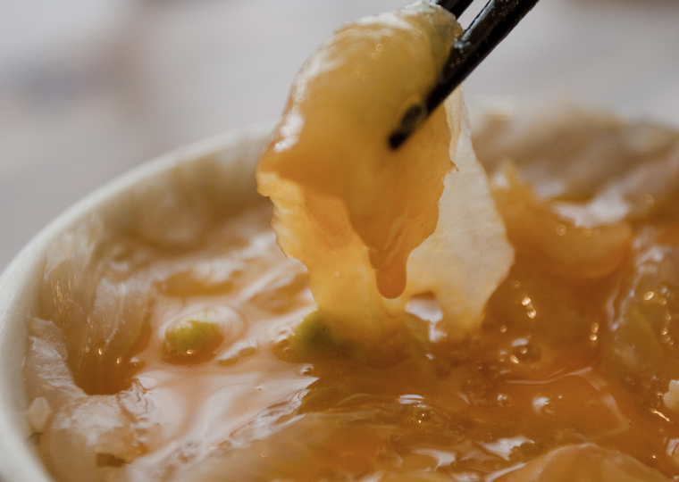 青森の港町で大人気！八戸「みなと食堂」の艶めく濃厚“平目漬丼”がウマイ青森県トラベルjp 旅行ガイド