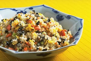 鮭フレークと昆布のチャーハン 3分で作れる絶品レシピ教えます！ - YouTube