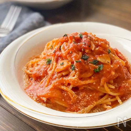 フライパン1つ 簡単トマトとツナのワンパン絶品パスタ