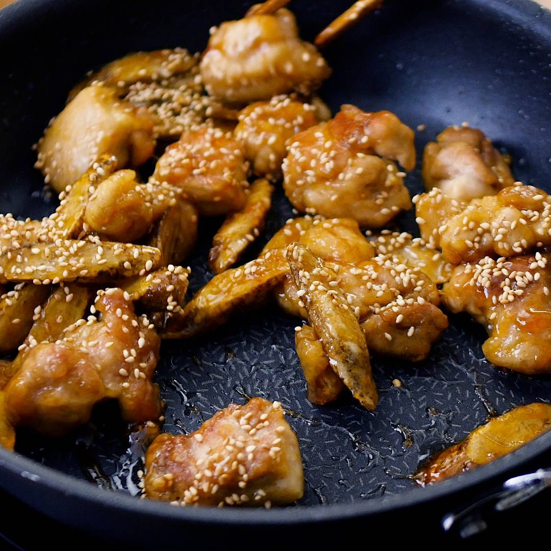 青森の鶏ごぼう唐揚げ 絶品・甘ジョッパイタレがおいしいヤミツキ！食材2つ