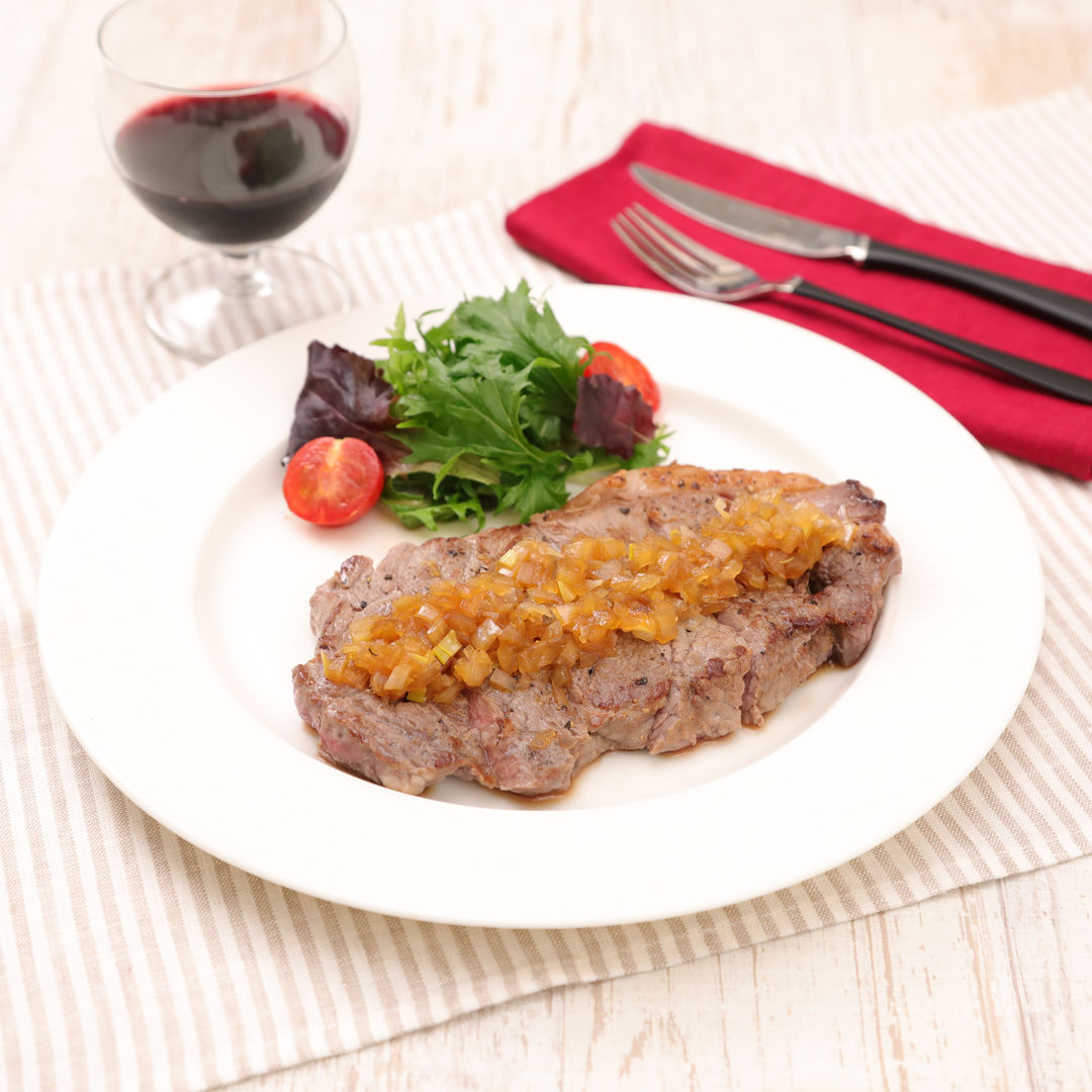 本当においしいステーキの焼き方レシピ！フライパンで簡単に初心者でも上手に焼くコツを解説キッコーマンホームクッキング