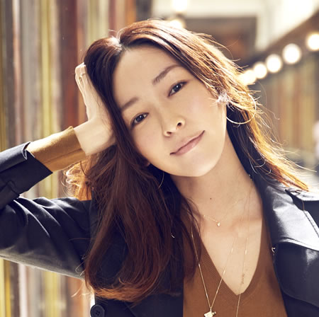 麻生久美子さん「生きていることが幸せ。当たり前じゃない。」子育て・仕事・人間関係についてインタビュ