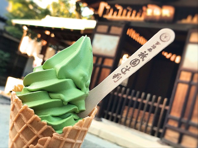 本日 3 16 京都にオープン清水寺に「坂の駅 栄山堂」さんがopen🎉｢粉末かけソフトクリーム 濃厚抹茶｣￥650 抹茶度美味度 ｵｽｽﾒ度Eizando is new open in Kyoto✨ 