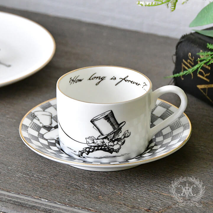 写真3 6ディズニー『ふしぎの国のアリス』のペアカップやティースプーン、アフタヌーンティー・リビングから