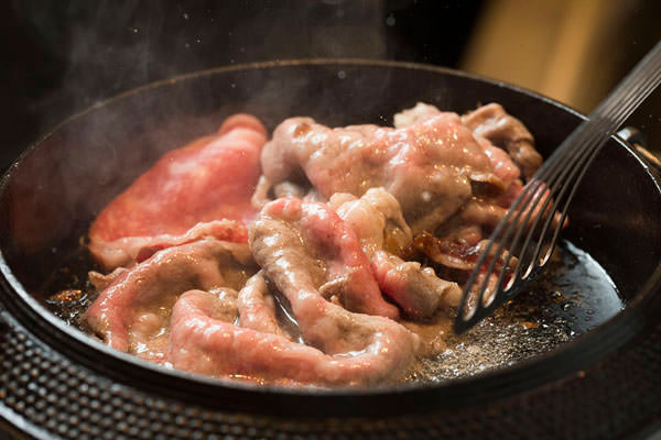 すき焼きのおいしい作り方3ステップ！5つのコツと肉の選び方も解説