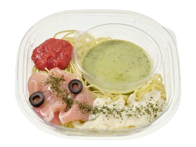 おすすめメニュー 『辻さんの美味しいトマトを使った！ トマトと生ハムの冷製パスタ』 フレッシュなトマトと香り高いバジルが、冷たいパスタにピッタリです。冷たいのど越しと爽やかな酸味でさっぱりと！なお6月の月曜日休みは、3日と17日にさせて頂きます。よろしく