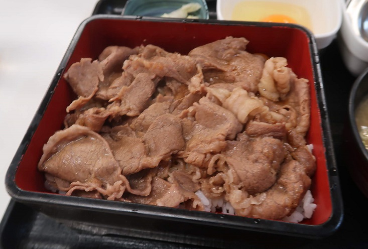 牛丼検証 もっともコスパが高い「税込700円」の組み合わせメニューはどれだ？ 吉野家・松屋・すき家で比較してみたロケットニュース24