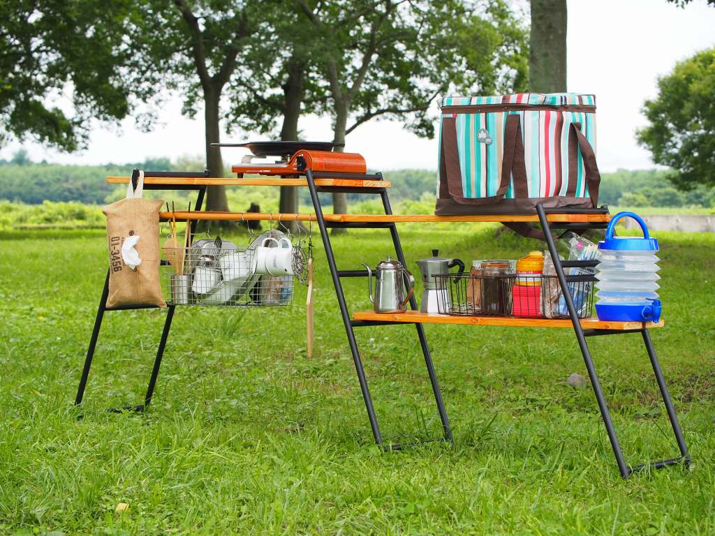 DODテキーラキッチンレッグの使い方を見直しました！ カゴ 無印とセリア を全部で5個使って、かなり使いやすくなりました。 テキーラキッチンレッグって、重いし嵩張るけど、アレンジできるし、雰囲気出るし好き。ブログにも詳しく書いているので、興味がある人はぜひ