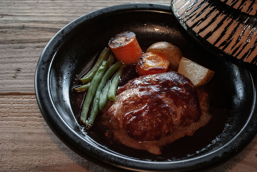 シンプル・豪快「陶板焼きサイコロステーキ」長谷園の週刊webレシピ