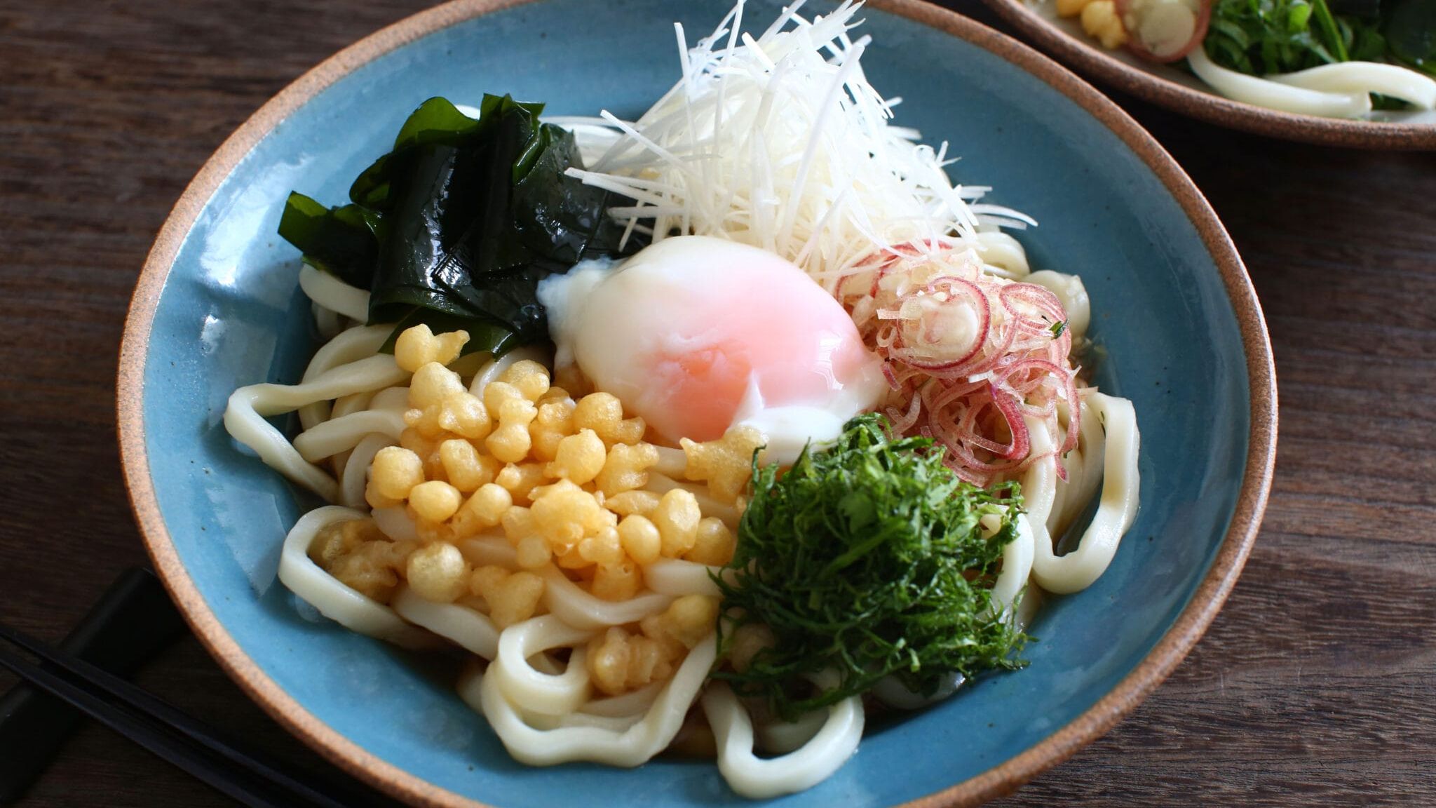 本場讃岐の温玉肉ぶっかけうどん