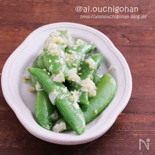 レンジで！スナップエンドウとベーコンのチーズあえアットレシピ @recipe