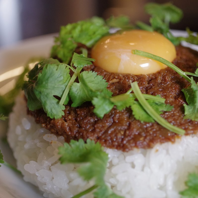 インスタ映えするキーマカレーが食べられる「mokubaza」！人気の秘密は絶品とろ～りチーズ -おすすめ旅行を探すならトラベルブック TravelBook