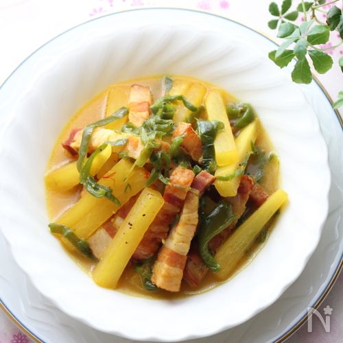 美しい黄金色 フライパンでパエリア サフランと塩だけで、奥深い味わいのレシピめいめい