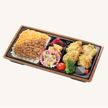 毎日のお弁当。鶏そぼろ弁当🍱＆のり弁🍱＆照り焼きチキン弁当🍱全く手はこってませんが子供たちの好tomoが投稿したフォトブックLemon8