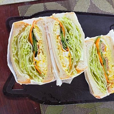 簡単！3分でできるサンドイッチのオシャレな包み方特集ケーキ箱・貼り箱・ギフト箱。箱やパッケージデザインのことなら橋本パッケ