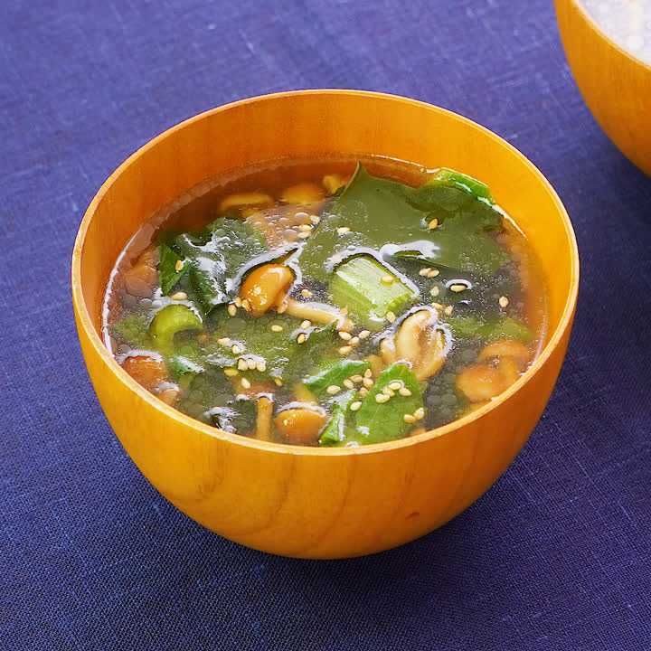 つるんと食べられる♪ なめこと卵の春雨スープ