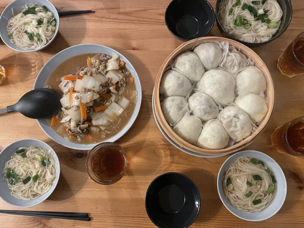 手のひらサイズでカラフル、東京生まれの肉まんの新提案！「TOKYO PAO」2021年12月4日 土 有楽町にグランドオープン株式会社アジアンテイブルのプレスリリース