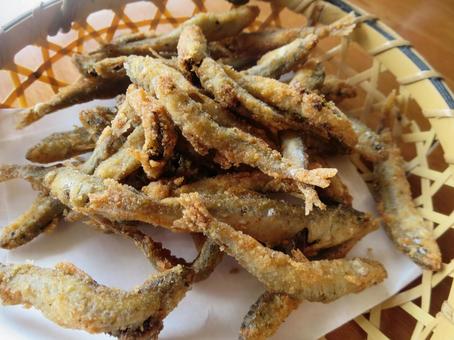 琵琶湖の固有種モロコの素焼き 焼き方に一工夫 釣果料理のススメTSURINEWS