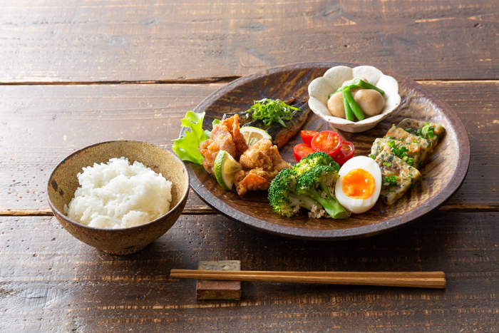 スレートプレートの盛り付けアイデア集。おしゃれに見せるコツとは？ – ハウジ