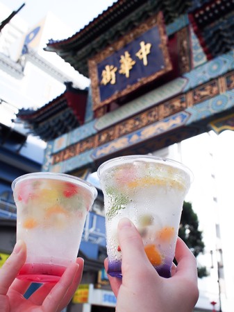 横浜中華街「菜香新館」のジャスミン・ミルクティーフロートさんたつ by 散歩の達人