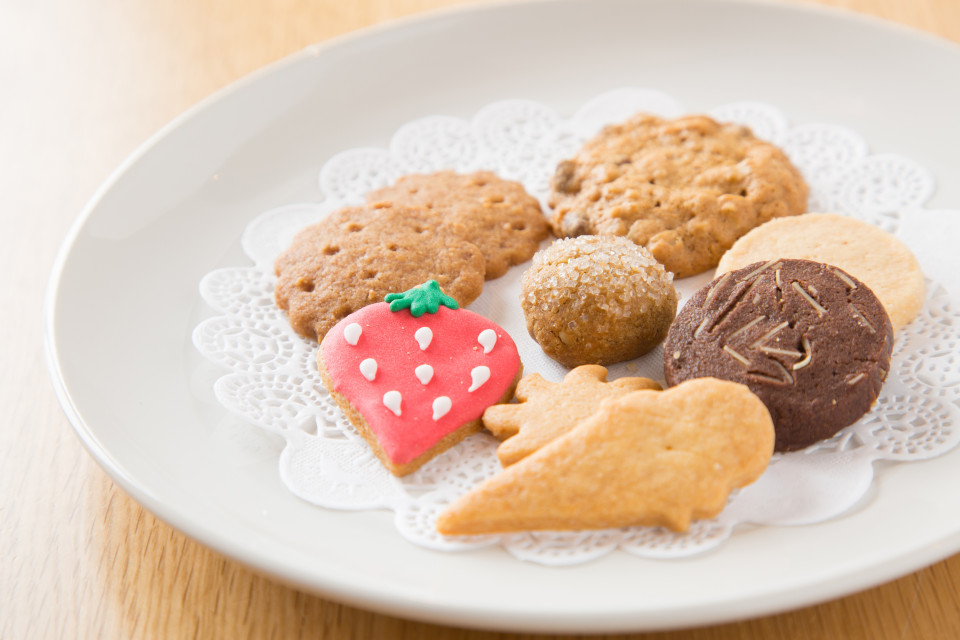 割れないお皿 KAMAHACHI アルミ鋳物のスイーツプレート Sサイズ お菓子皿 スイーツ スイ―ツ用 皿 器 軽い割れない フルーツ 前菜 薬味皿おしゃれ 日本製 : 想いを繋ぐ百貨店 TSUNAGU - 通販 - Yahoo!ショッピング