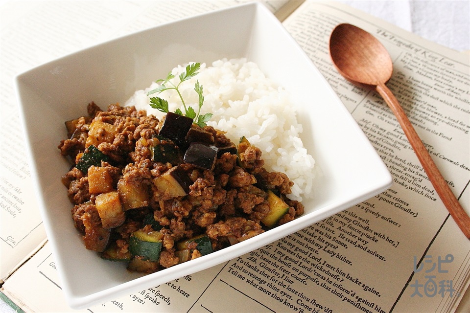 鶏肉とズッキーニの旨ぽんカレー照り炒め