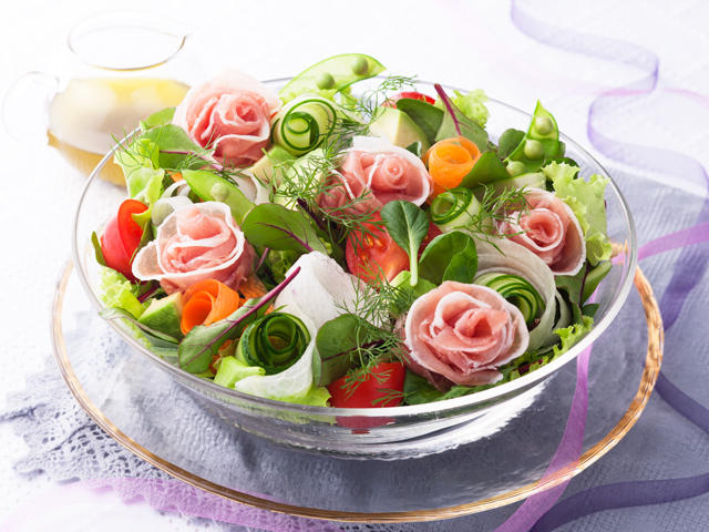 料理の基本！ ハムの飾り切り3種