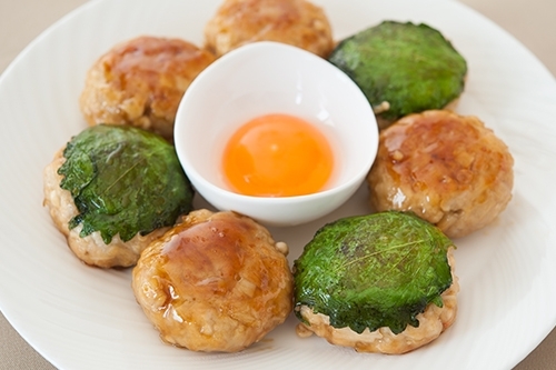 コクうま肉じゃが、キャベツとブロッコリーごまみそ和えeフレンズ ぱくぱく献立くん